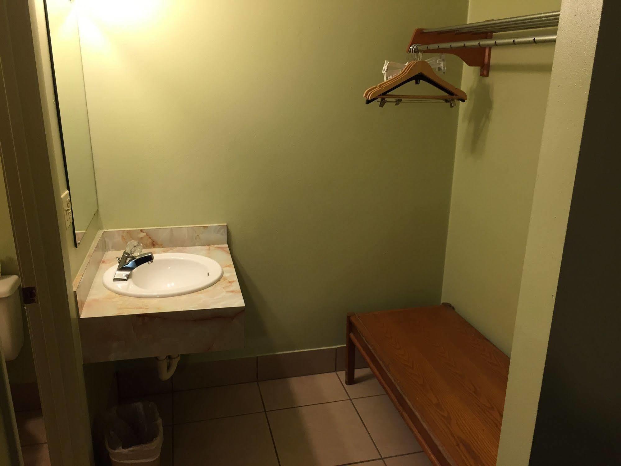 Sebring Inn エクステリア 写真